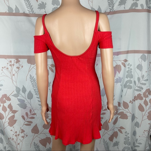Silence + Noise Cold-Shoulder Ribbed Knit Dress Red Medium - Picture 3 of 5